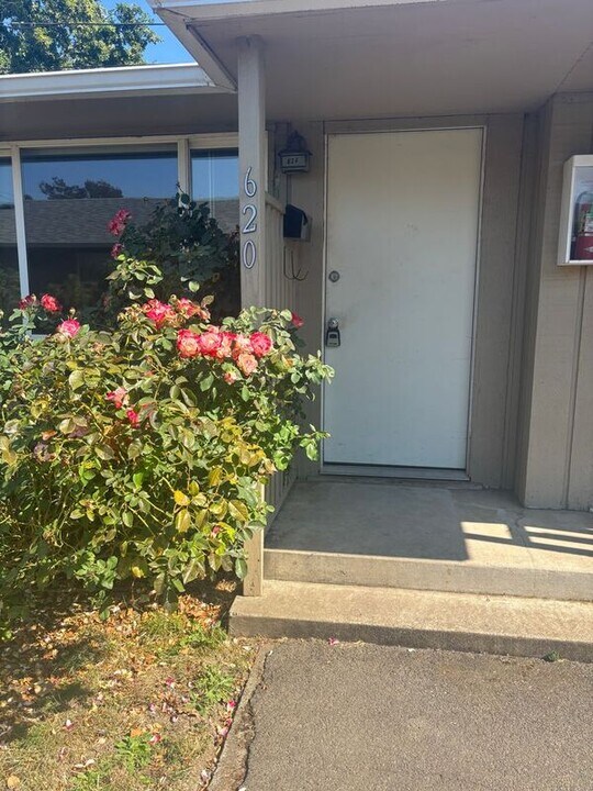 620 E 19th Ave in Eugene, OR - Building Photo