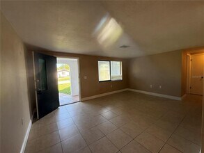 5202 School Rd in New Port Richey, FL - Building Photo - Building Photo