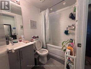 60 Berwick Ave in Toronto, ON - Building Photo - Building Photo