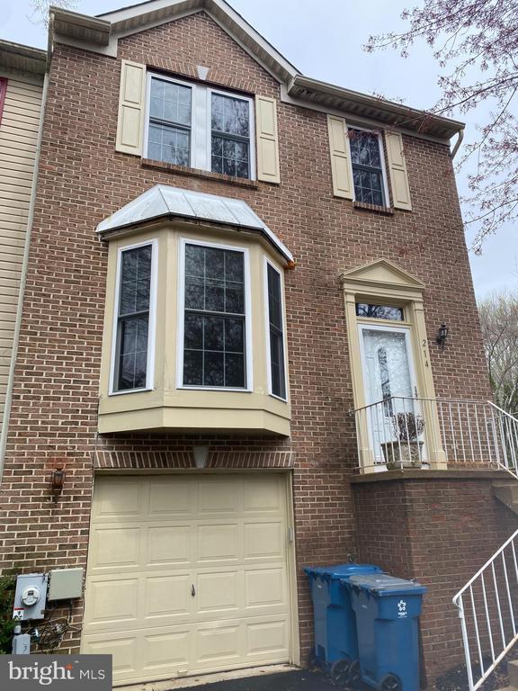 property at 214 Barclay Dr