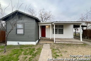 1614 Menchaca St in San Antonio, TX - Building Photo