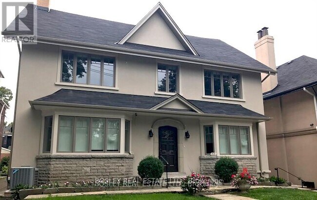 32 Edmund Ave in Toronto, ON - Building Photo - Building Photo