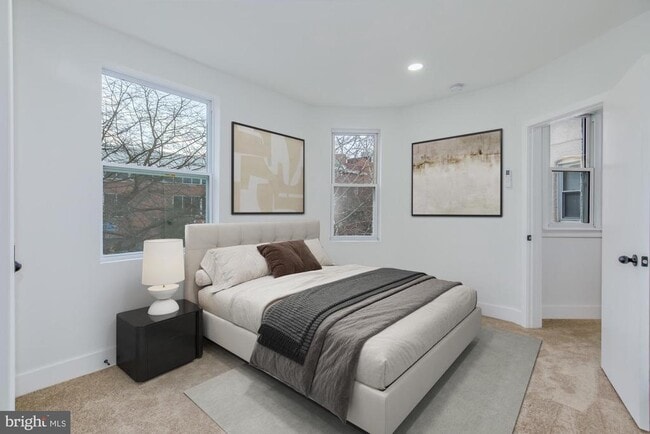 745 Kenyon St NW in Washington, DC - Building Photo - Building Photo