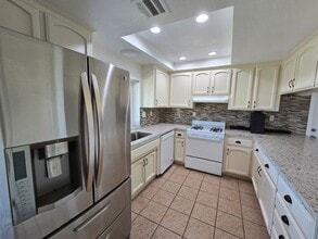 8301 Lime Ave in California City, CA - Building Photo - Building Photo