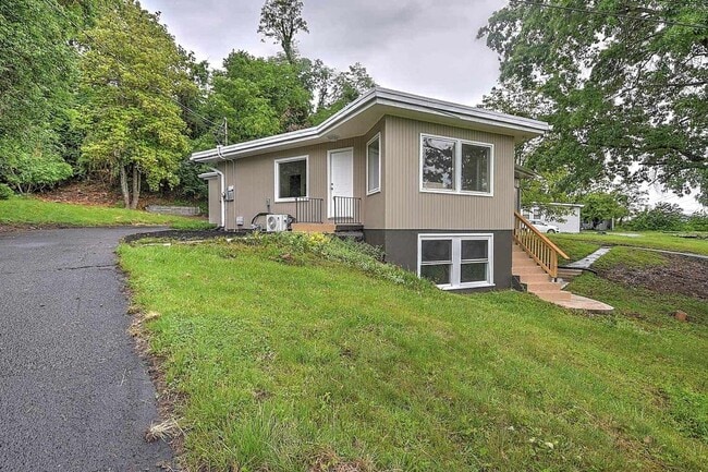 310 Knob Hill Dr in Bristol, TN - Foto de edificio - Building Photo