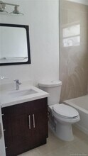 2312 Van Buren St-Unit -11 in Hollywood, FL - Building Photo - Building Photo
