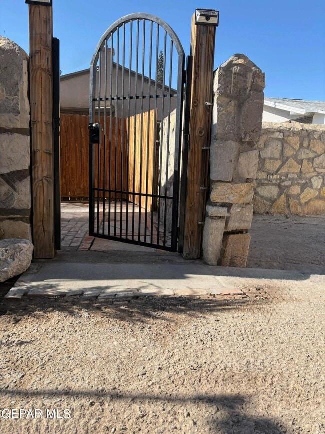 502 Cincinnati Ave in El Paso, TX - Building Photo - Building Photo