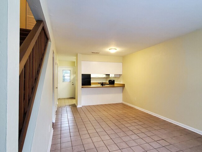 2207 SW 39 Dr in Gainesville, FL - Foto de edificio - Building Photo