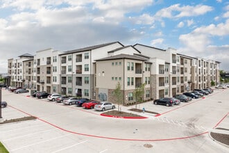 Mariposa at Communications Parkway in Plano, TX - Building Photo - Building Photo
