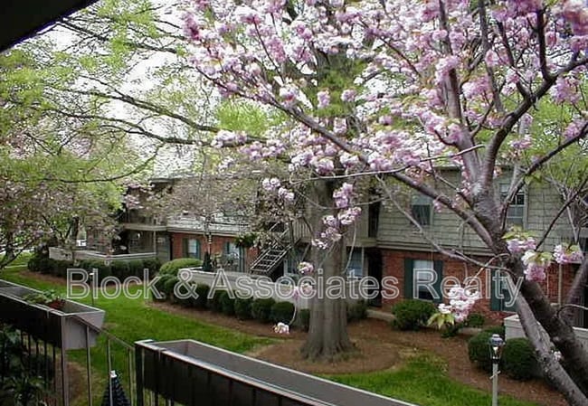 property at 3824 Country Club Rd