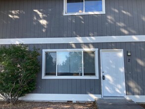 Drexel Redmond Apartments in Redmond, OR - Building Photo - Interior Photo