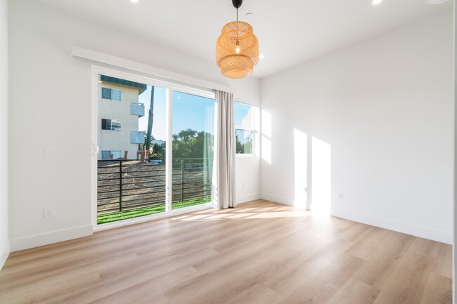 3917 Inglewood Blvd, Unit 2-B