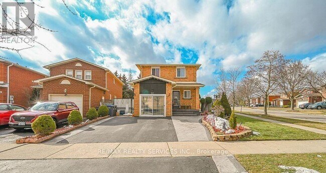 32 Shenstone Ave in Brampton, ON - Building Photo - Building Photo