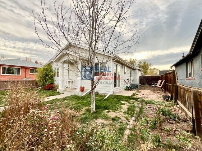 1461 Holly St in Denver, CO - Building Photo - Building Photo