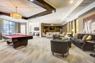 Elizabeth Station in Charlotte, NC - Foto de edificio - Building Photo