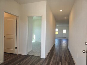 209 Rodgers Rd in Taylor, TX - Building Photo - Building Photo