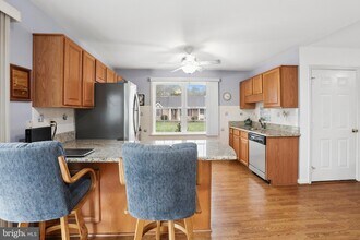 6117 Riverview Dr in King George, VA - Foto de edificio - Building Photo