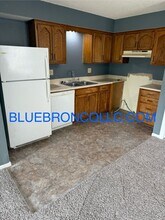 133 SW Oxford Pl in Lee's Summit, MO - Foto de edificio - Building Photo