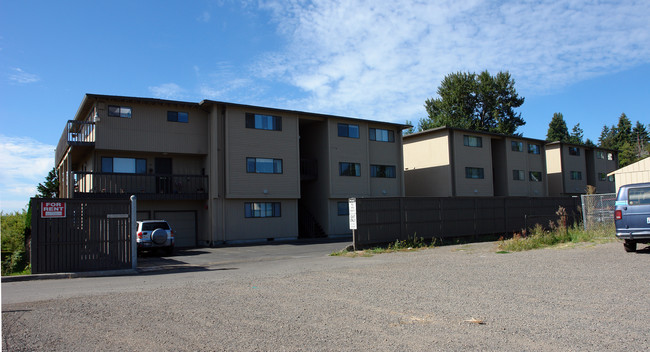 Bay Breeze Apartments in Silverdale, WA - Foto de edificio - Building Photo