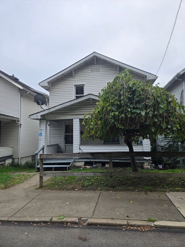 1715 Woodmont Ave in New Kensington, PA - Building Photo - Building Photo
