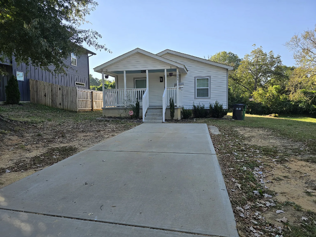 property at 1033 Holland Ave