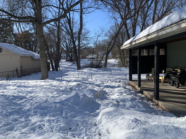 2541 Bittersweet Ln in St. Paul, MN - Foto de edificio - Building Photo