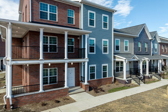 Legacy Landing in Newport News, VA - Foto de edificio - Building Photo