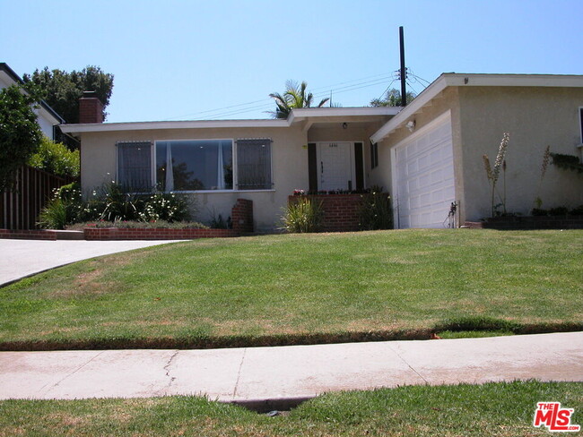 6446 Riggs Pl in Los Angeles, CA - Building Photo - Building Photo
