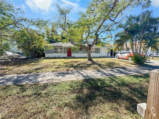 1918 Grace Ave in Ft. Myers, FL - Building Photo - Building Photo