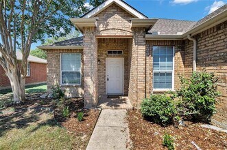 2409 Spruce Ct in Little Elm, TX - Foto de edificio - Building Photo