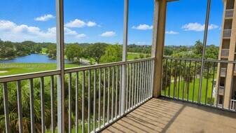 250 Jacaranda Dr in Plantation, FL - Building Photo