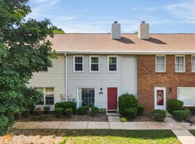119 Old Ferry Way in Roswell, GA - Building Photo