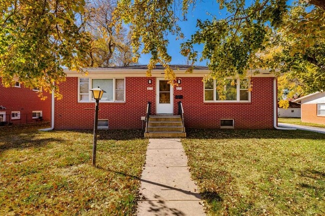 375 S 44th St in Lincoln, NE - Building Photo - Building Photo