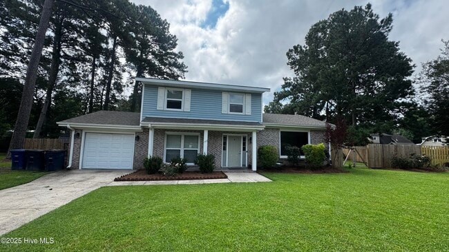 705 Little John Ave