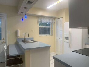 1420 70th St N in St. Petersburg, FL - Building Photo - Building Photo