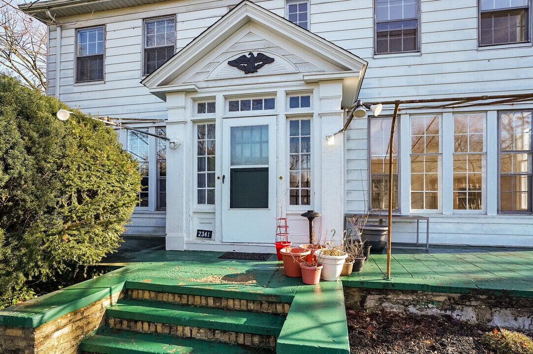 2341 S Overlook Rd, Unit 2341 South in Cleveland Heights, OH - Foto de edificio