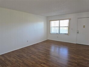 5080 Locust St NE in St. Petersburg, FL - Building Photo - Building Photo