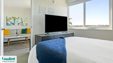 305 Dr. M.L.K. Jr St S, Unit 531 in St. Petersburg, FL - Foto de edificio - Building Photo