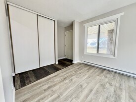 6 Sarah Crescent in Chatham-Kent, ON - Building Photo