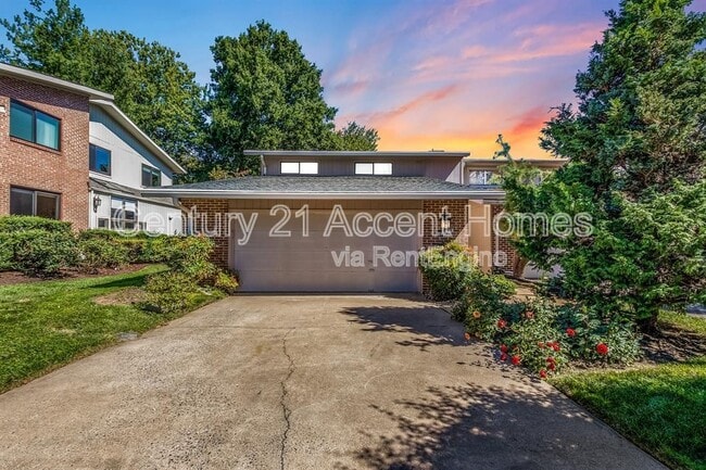 property at 7224 Vistas Ln