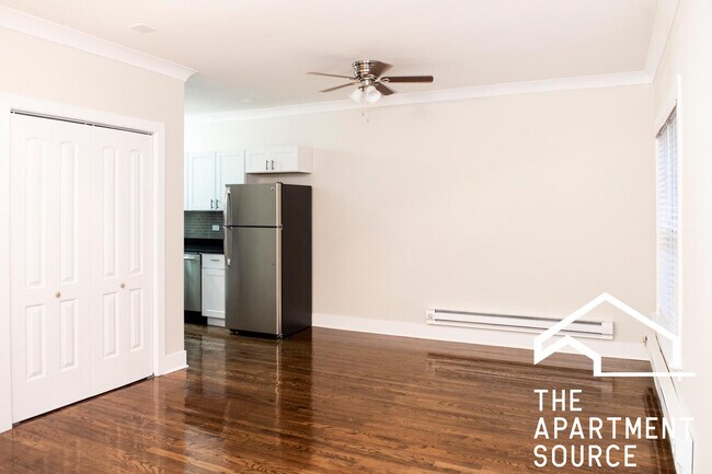 726 W Roscoe St, Unit 2S in Chicago, IL - Foto de edificio - Building Photo