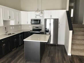 2115 Allison Ln W in West Fargo, ND - Building Photo - Building Photo