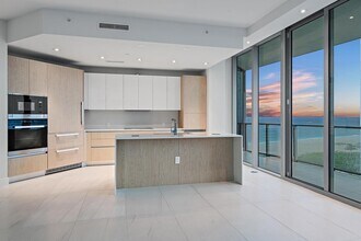 3100 N Ocean Dr, Unit H-1008 in Riviera Beach, FL - Building Photo - Building Photo
