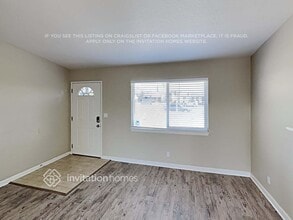 8217 Laurel Canyon Blvd in Los Angeles, CA - Foto de edificio - Building Photo