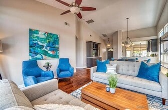 15852 Caminito Cercado in San Diego, CA - Building Photo - Building Photo