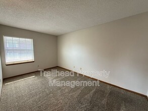 3409 NW Duncan Rd in Blue Springs, MO - Building Photo - Building Photo