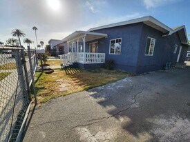 1459 W 102nd St in Los Angeles, CA - Building Photo