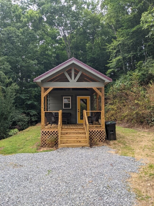 89 Camp Branch Rd in Black Mountain, NC - Building Photo - Building Photo