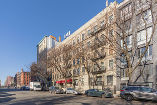 73 W 104th St in New York, NY - Building Photo