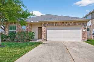 24634 Lakecrest Creek Dr in Katy, TX - Building Photo